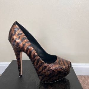 Dolce Vita Brass Tiger Snake sky high platform heels: size 9